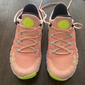 Women’s Nike Metcon 4 shoes